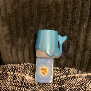 NWT whale wallflower wall plug